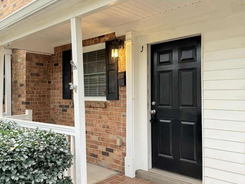 1218 Green Oaks Lane, Charlotte, NC 28205.  MLS# CAR4311508, YatesRealty ID 1161. 