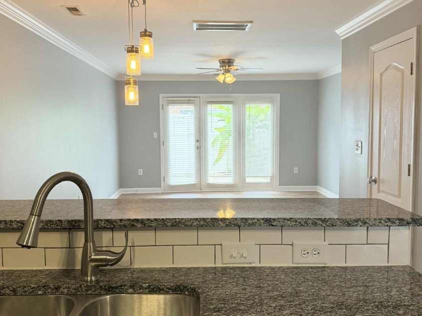 1218 Green Oaks Lane, Charlotte, NC 28205.  MLS# CAR4311508, YatesRealty ID 1161. 