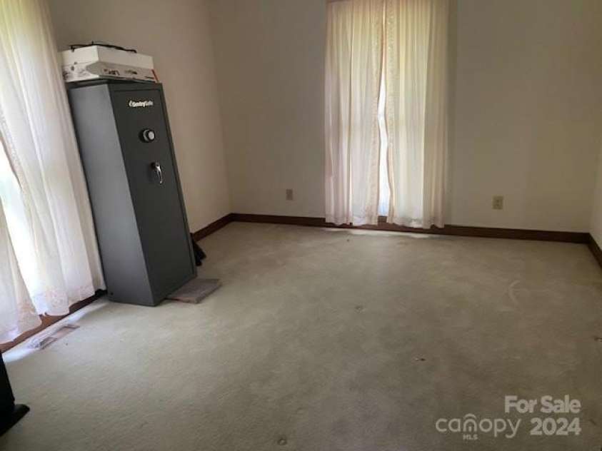 2484 Shelton Avenue, Statesville, NC 28677.  MLS# CAR4201064, YatesRealty ID 1161. 