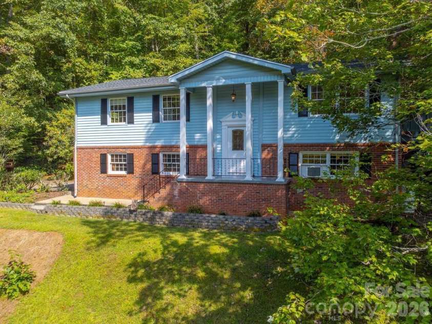 1168 North Country Club Drive, Cullowhee, NC 28723.  MLS# CAR4359441, YatesRealty ID 11610. 
