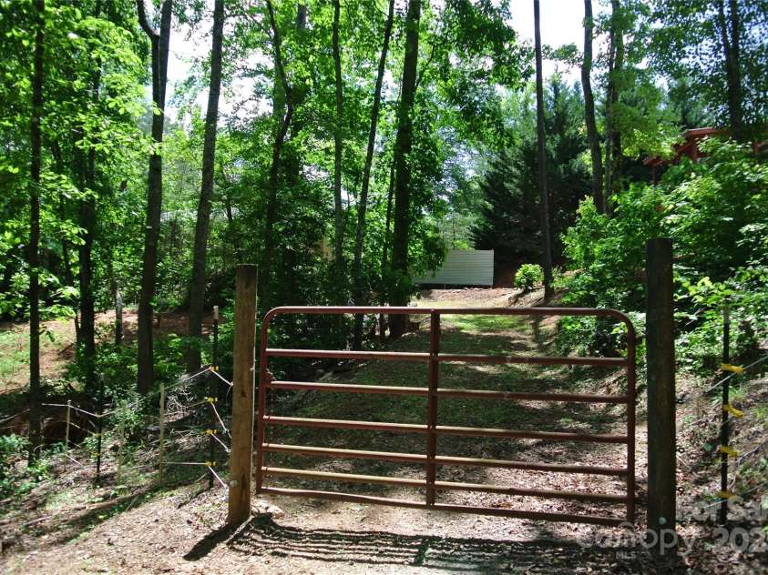 282 Chase Lane, Rutherfordton, NC 28139.  MLS# CAR4256745, YatesRealty ID 11610. 