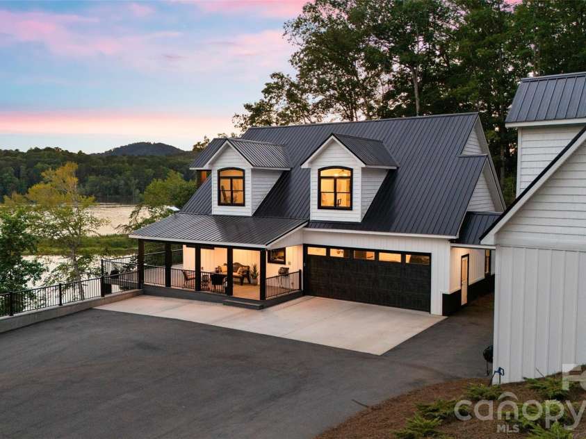 587 Carolina Drive, Troy, NC 27371.  MLS# CAR4396332, YatesRealty ID 11611. 