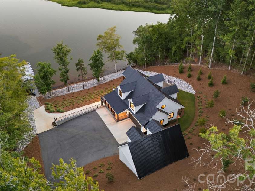 587 Carolina Drive, Troy, NC 27371.  MLS# CAR4396332, YatesRealty ID 11611. 