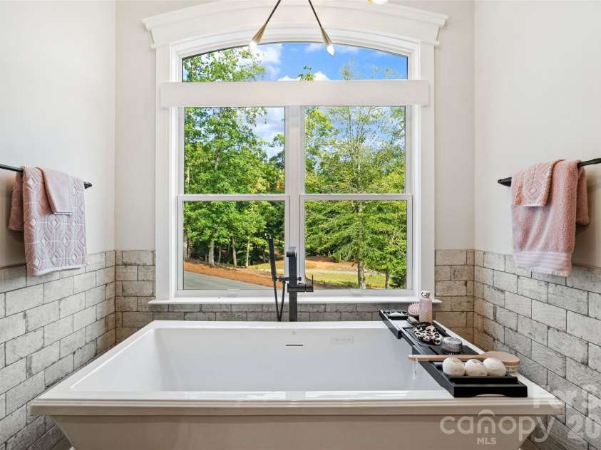 587 Carolina Drive, Troy, NC 27371.  MLS# CAR4396332, YatesRealty ID 11611. 