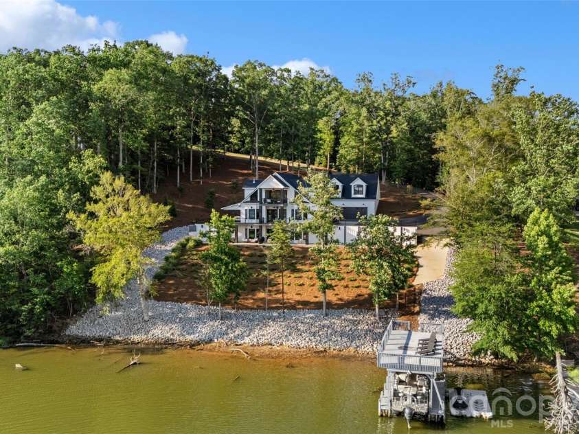 587 Carolina Drive, Troy, NC 27371.  MLS# CAR4396332, YatesRealty ID 11611. 