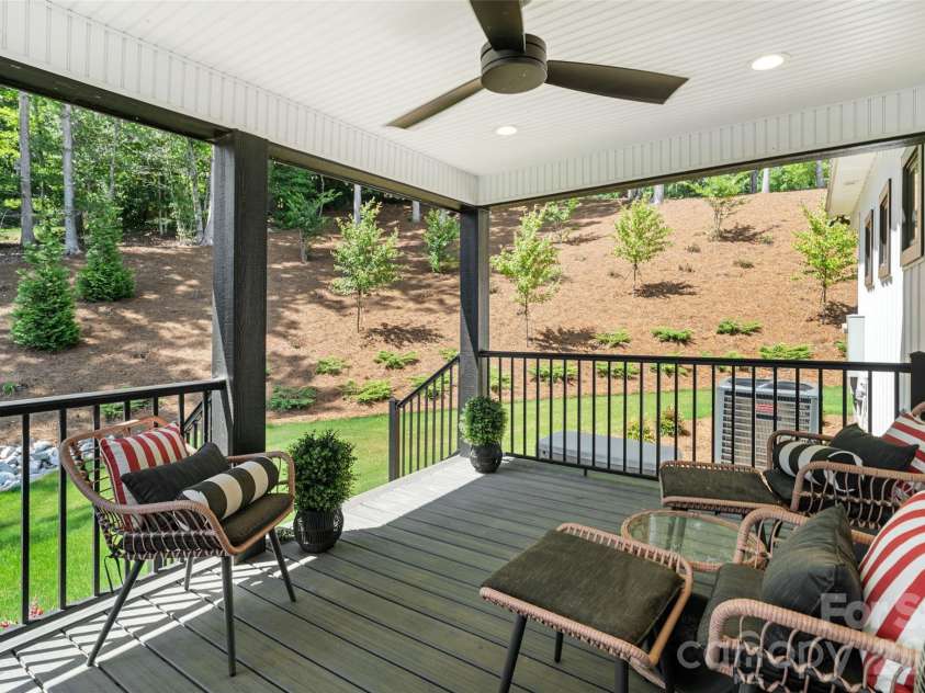 587 Carolina Drive, Troy, NC 27371.  MLS# CAR4396332, YatesRealty ID 11611. 