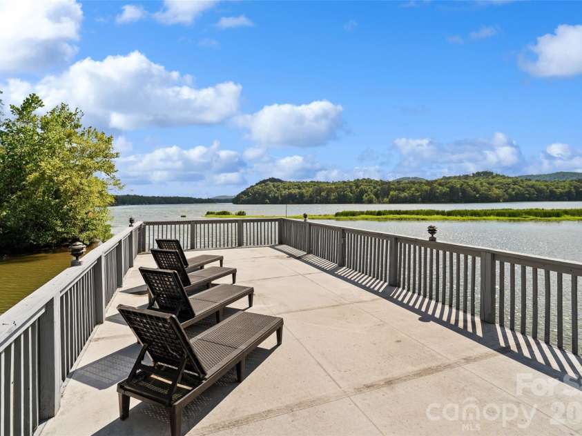 587 Carolina Drive, Troy, NC 27371.  MLS# CAR4396332, YatesRealty ID 11611. 