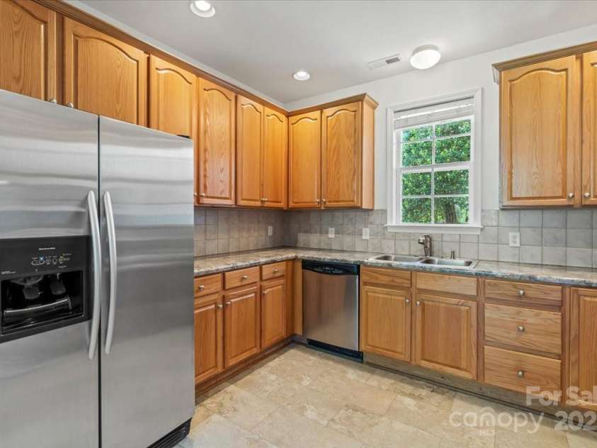 9047 Rosalyn Glen Road, Cornelius, NC 28031.  MLS# CAR4254463, YatesRealty ID 11612. Frig stays!