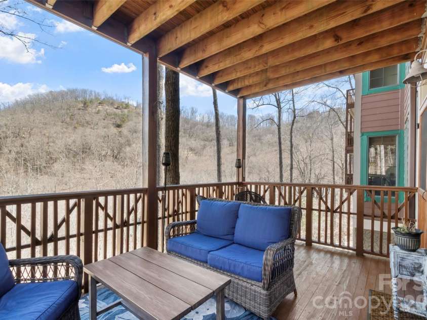 61 Creekside Way, Burnsville, NC 28714.  MLS# CAR4350078, YatesRealty ID 11613. 