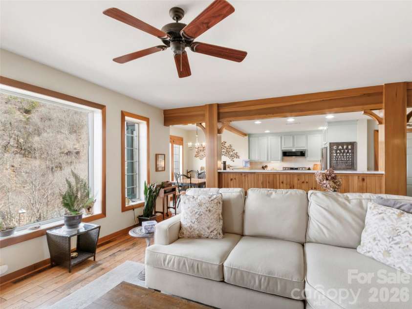 61 Creekside Way, Burnsville, NC 28714.  MLS# CAR4350078, YatesRealty ID 11613. 