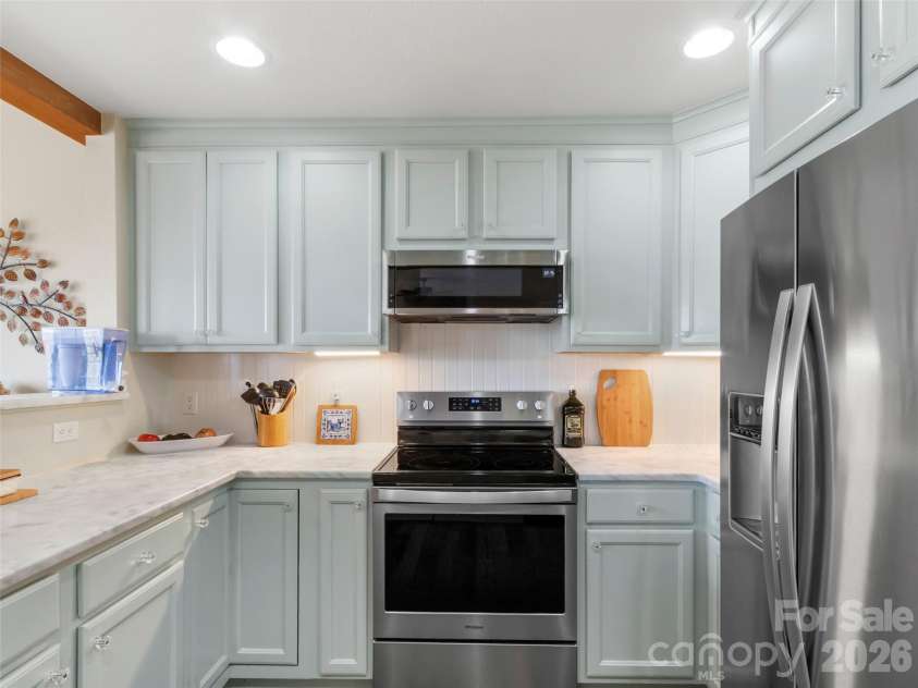 61 Creekside Way, Burnsville, NC 28714.  MLS# CAR4350078, YatesRealty ID 11613. 