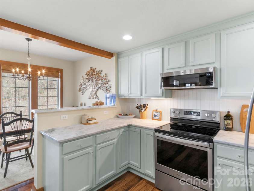 61 Creekside Way, Burnsville, NC 28714.  MLS# CAR4350078, YatesRealty ID 11613. 