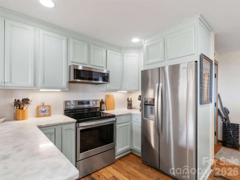 61 Creekside Way, Burnsville, NC 28714.  MLS# CAR4350078, YatesRealty ID 11613. 