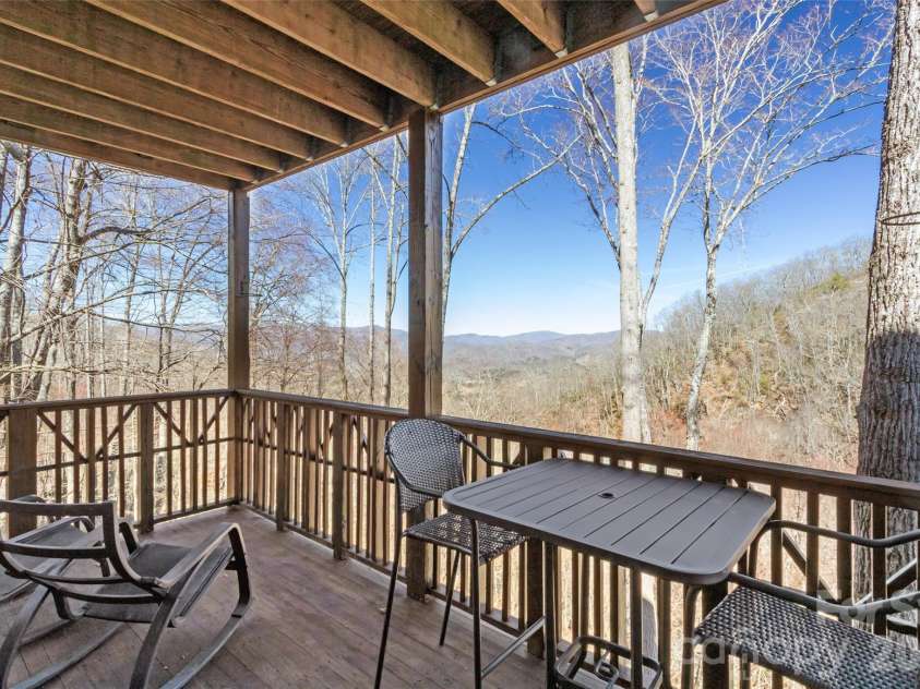 61 Creekside Way, Burnsville, NC 28714.  MLS# CAR4359230, YatesRealty ID 11613. 