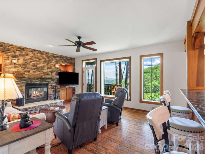 61 Creekside Way, Burnsville, NC 28714.  MLS# CAR4359230, YatesRealty ID 11613. 