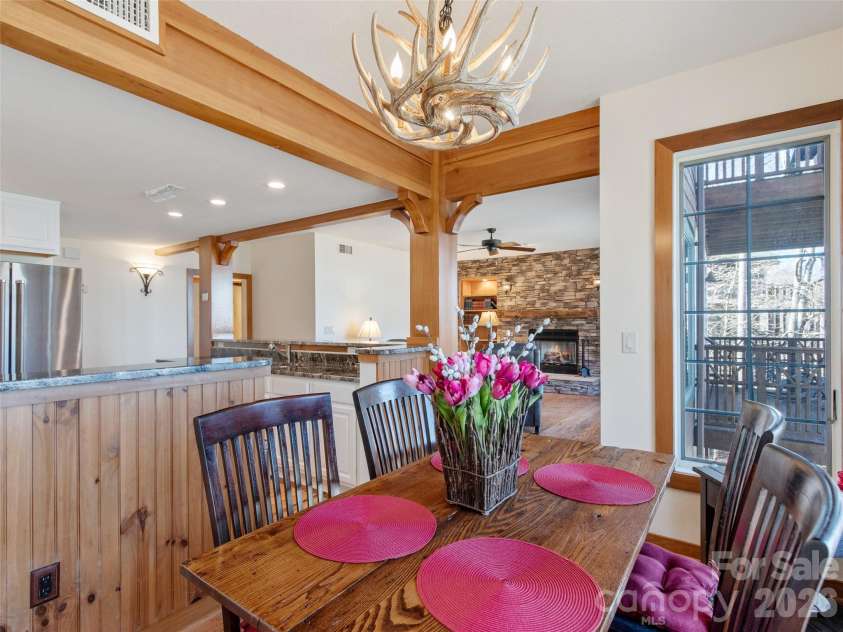 61 Creekside Way, Burnsville, NC 28714.  MLS# CAR4359230, YatesRealty ID 11613. 