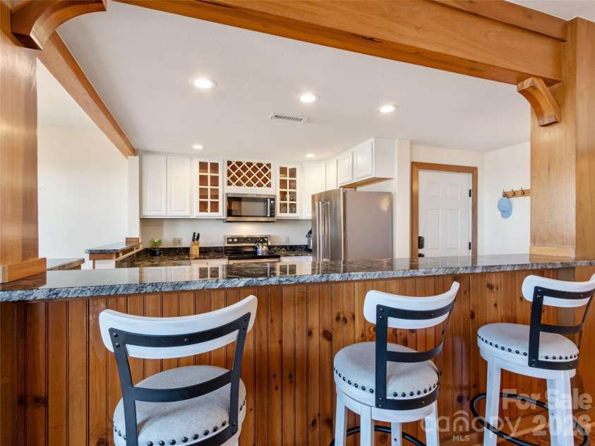 61 Creekside Way, Burnsville, NC 28714.  MLS# CAR4359230, YatesRealty ID 11613. 