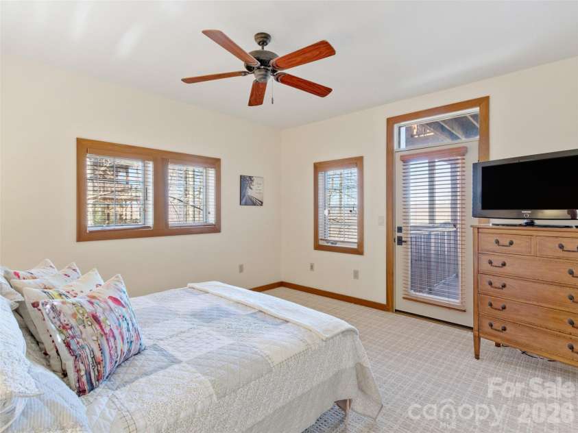 61 Creekside Way, Burnsville, NC 28714.  MLS# CAR4359230, YatesRealty ID 11613. 