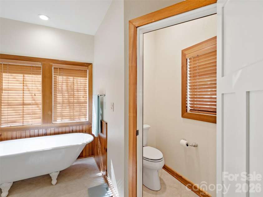 61 Creekside Way, Burnsville, NC 28714.  MLS# CAR4359230, YatesRealty ID 11613. 