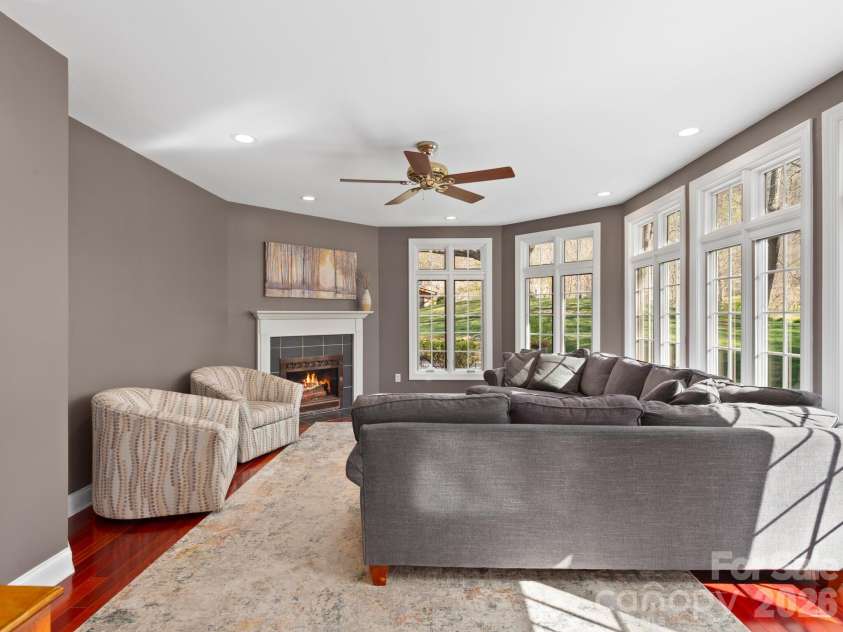 223 Fairway Terrace, Canton, NC 28716.  MLS# CAR4359000, YatesRealty ID 11614. Den