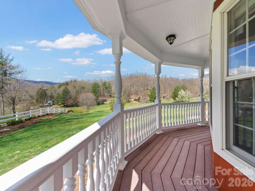 223 Fairway Terrace, Canton, NC 28716.  MLS# CAR4359000, YatesRealty ID 11614. Front Porch