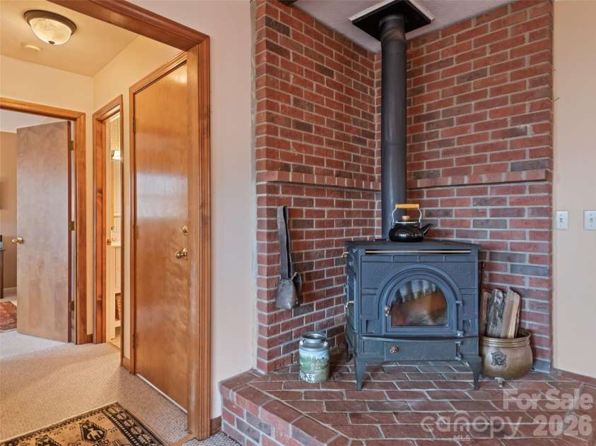 415 Treetop Lane, Waynesville, NC 28785.  MLS# CAR4360054, YatesRealty ID 11615. 