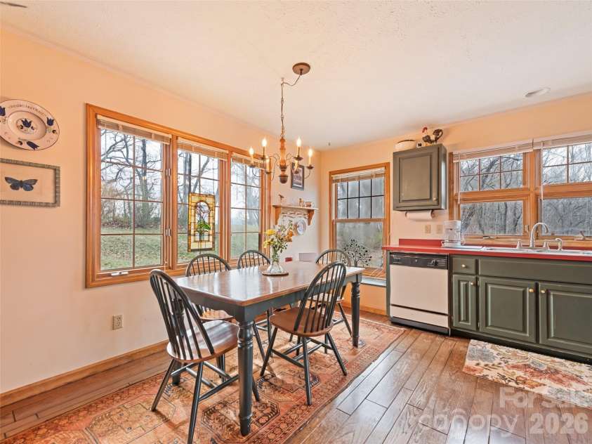 415 Treetop Lane, Waynesville, NC 28785.  MLS# CAR4360054, YatesRealty ID 11615. 