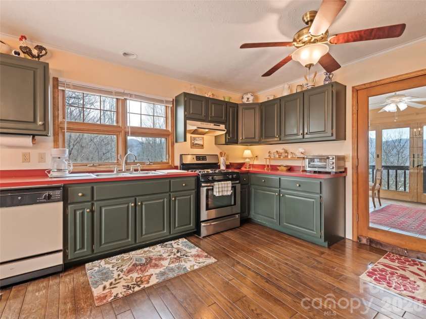 415 Treetop Lane, Waynesville, NC 28785.  MLS# CAR4360054, YatesRealty ID 11615. 