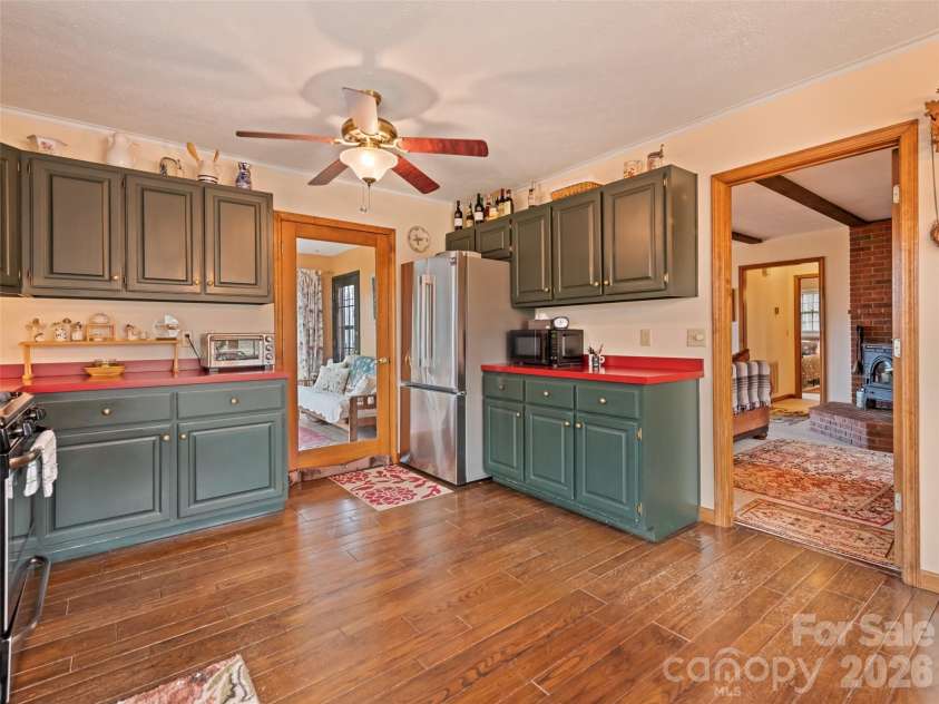 415 Treetop Lane, Waynesville, NC 28785.  MLS# CAR4360054, YatesRealty ID 11615. 
