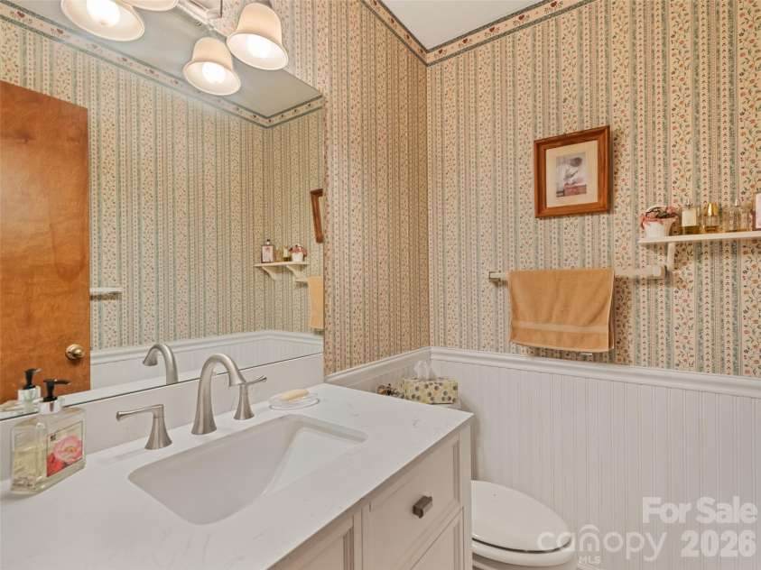 415 Treetop Lane, Waynesville, NC 28785.  MLS# CAR4360054, YatesRealty ID 11615. 