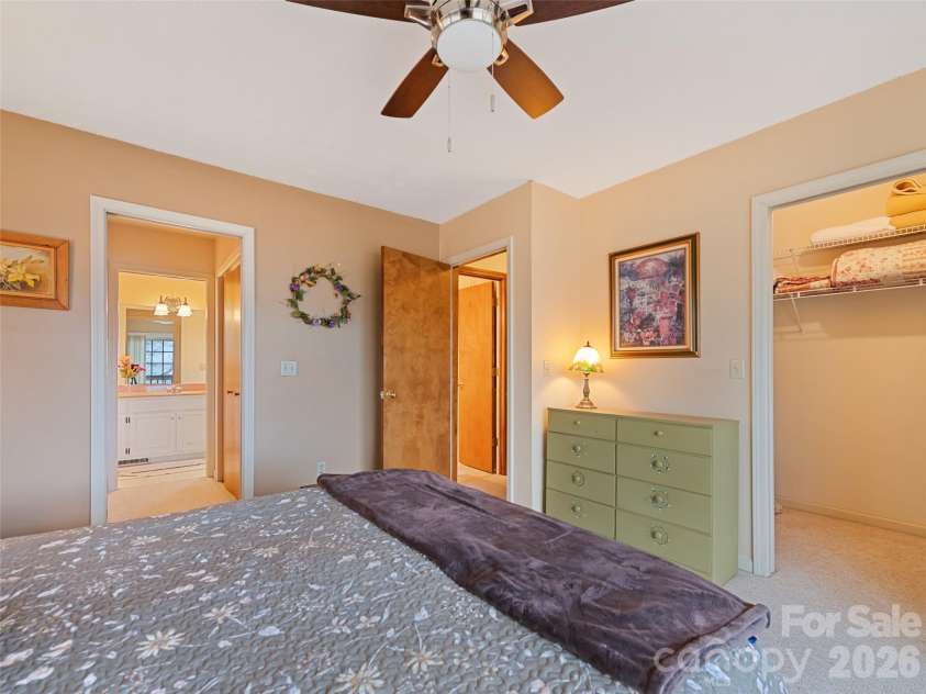 415 Treetop Lane, Waynesville, NC 28785.  MLS# CAR4360054, YatesRealty ID 11615. 