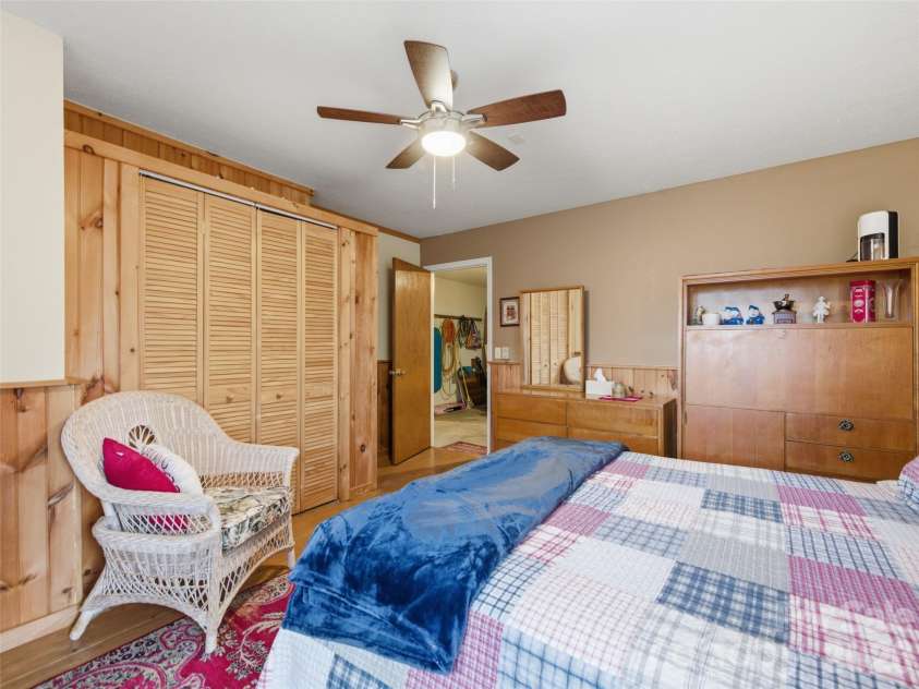 415 Treetop Lane, Waynesville, NC 28785.  MLS# CAR4360054, YatesRealty ID 11615. 