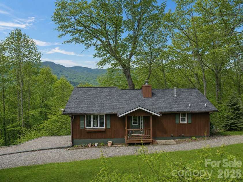 415 Treetop Lane, Waynesville, NC 28785.  MLS# CAR4360054, YatesRealty ID 11615. 