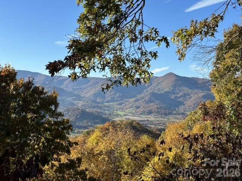 415 Treetop Lane, Waynesville, NC 28785.  MLS# CAR4360054, YatesRealty ID 11615. 