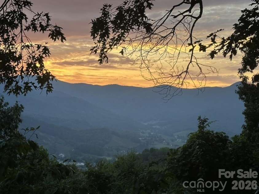415 Treetop Lane, Waynesville, NC 28785.  MLS# CAR4360054, YatesRealty ID 11615. 