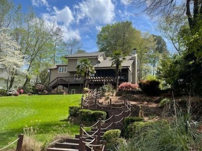 377 Riverwood Road, Mooresville, NC 28117.  MLS# CAR4192992, YatesRealty ID 11616. This great waterfront home could be yours!!Seller even offering $35k towards closing costs or upgrades/renovations of buyer's choosing with an acceptable offer!