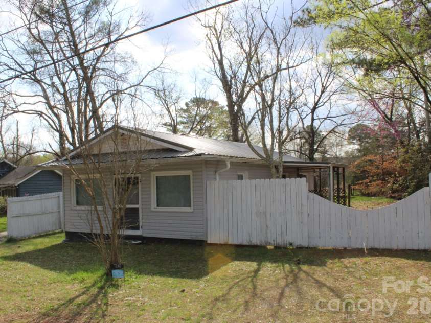 7282 NC Hwy 108 Highway, Mill Spring, NC 28756.  MLS# CAR4360681, YatesRealty ID 11616. 