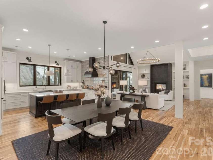 692 Lost Trail, Highlands, NC 28741.  MLS# CAR4360852, YatesRealty ID 11617. Dining Area and Kitchen