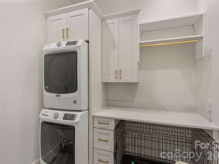 692 Lost Trail, Highlands, NC 28741.  MLS# CAR4360852, YatesRealty ID 11617. Laundry on the Main Level