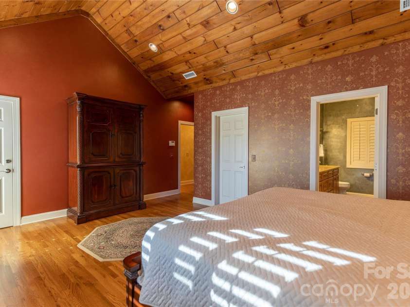 446 Windridge Drive, Sugar Grove, NC 28679.  MLS# CAR4360975, YatesRealty ID 11618. 