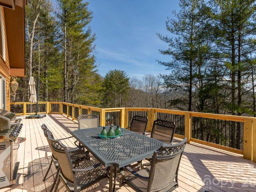 446 Windridge Drive, Sugar Grove, NC 28679.  MLS# CAR4360975, YatesRealty ID 11618. 