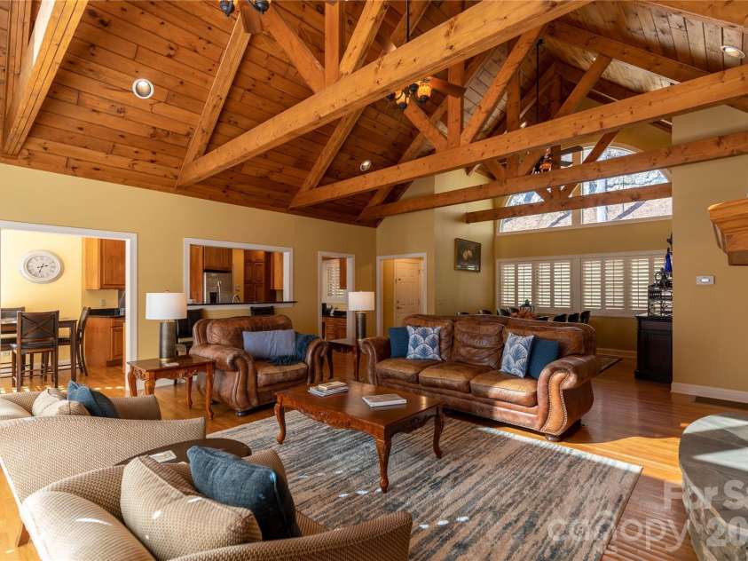 446 Windridge Drive, Sugar Grove, NC 28679.  MLS# CAR4360975, YatesRealty ID 11618. Open design allows great flow from Kitchen, dining and breakfast nook.