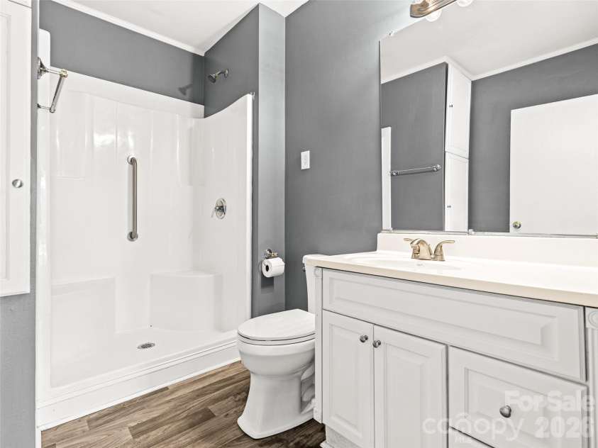 15 Woodbine Road, Asheville, NC 28804.  MLS# CAR4360828, YatesRealty ID 11619. Full bathroom. 