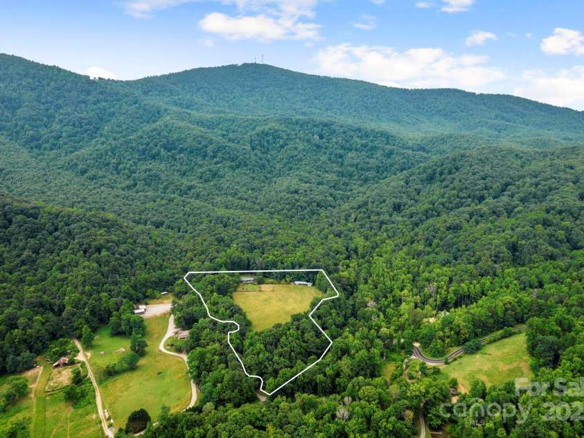 8252 Holbert Cove Road, Saluda, NC 28773.  MLS# CAR4257298, YatesRealty ID 11619. 