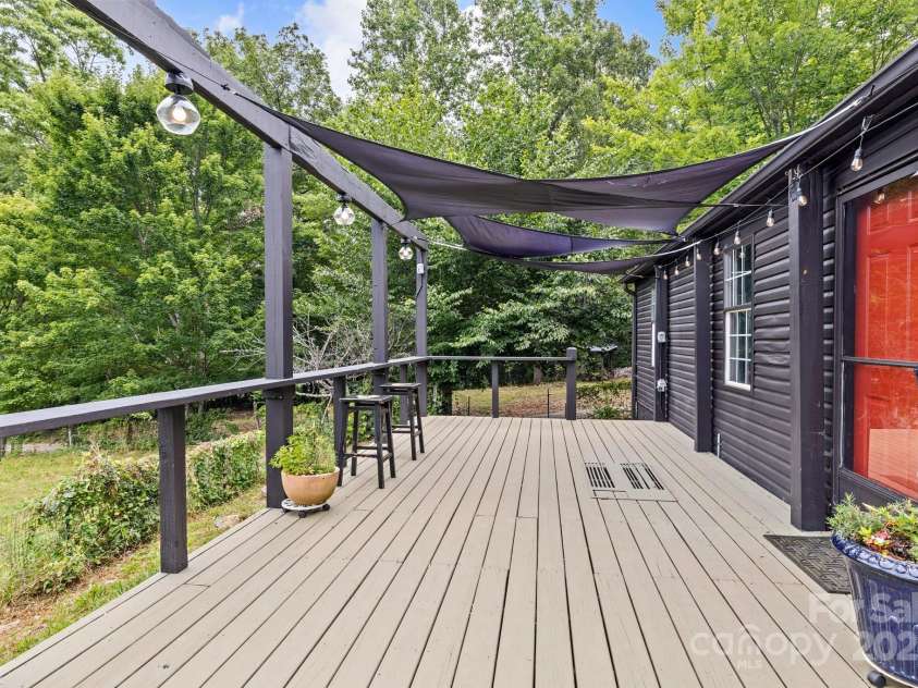 8252 Holbert Cove Road, Saluda, NC 28773.  MLS# CAR4257298, YatesRealty ID 11619. 
