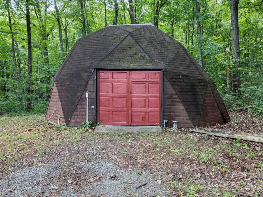 8252 Holbert Cove Road, Saluda, NC 28773.  MLS# CAR4257298, YatesRealty ID 11619. 