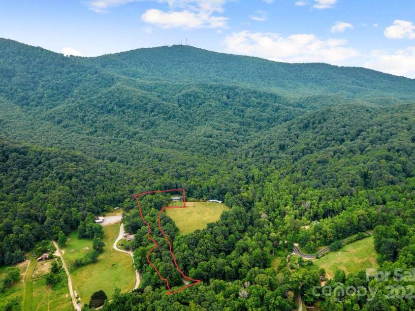 8252 Holbert Cove Road, Saluda, NC 28773.  MLS# CAR4257298, YatesRealty ID 11619. 