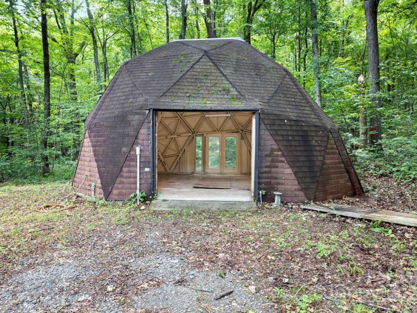 8252 Holbert Cove Road, Saluda, NC 28773.  MLS# CAR4257298, YatesRealty ID 11619. 