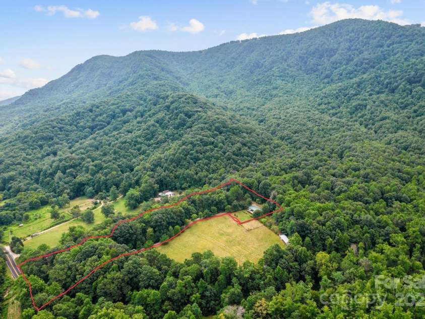 8252 Holbert Cove Road, Saluda, NC 28773.  MLS# CAR4257298, YatesRealty ID 11619. 