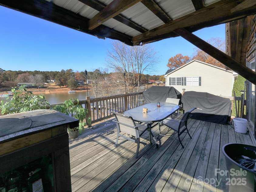 6860 Shade Tree Lane, Sherrills Ford, NC 28673.  MLS# CAR4087188, YatesRealty ID 1162. 